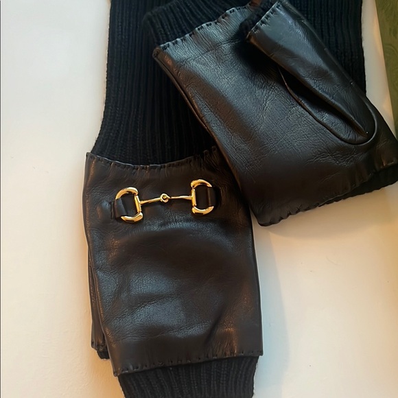 Gucci Black Leather Gloves with Gold Logo Horse-bit Accent - Picture 3 of 10